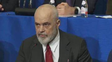 Politika kërkon bole, jo britma