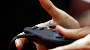 Tragjike/ I mori joystikun e videolojës, 11-vjeçari vret me armë zjarri babanë e tij