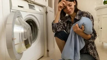 Mos i lani kurrë këto rroba në rrobalarëse – mund t’i shkatërroni përgjithmonë