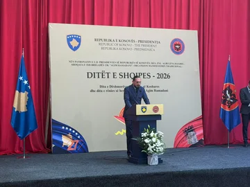 Djali i Agim Ramadanit: Ju lutem qëndroni bashkë, mos lejoni që sakrifica të zbehet, ndërtoni shtetin ashtu siç e ëndërruan